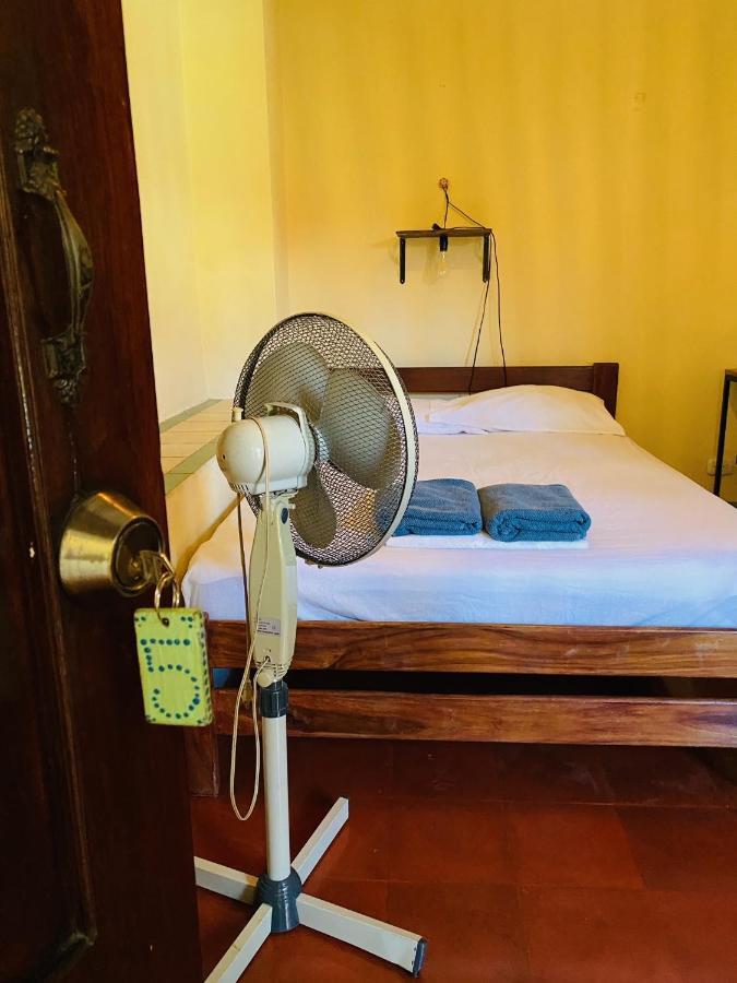 Hostal La Tortuga Booluda León Zewnętrze zdjęcie