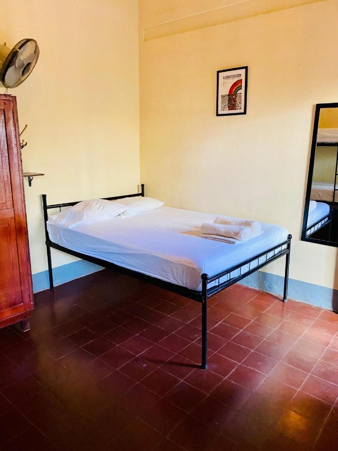 Hostal La Tortuga Booluda León Zewnętrze zdjęcie